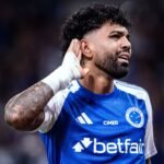 Cruzeiro Goleia o Juventude por 4 a 0 no Mineirão e Mantém a Liderança do Brasileirão com Destaques de Gabigol e Kaio Jorge